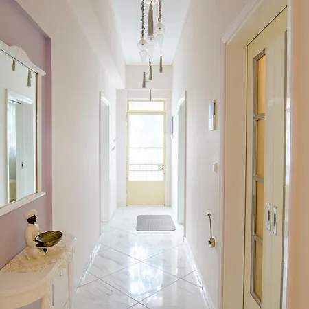Luxurious Retreat Διαμέρισμα *