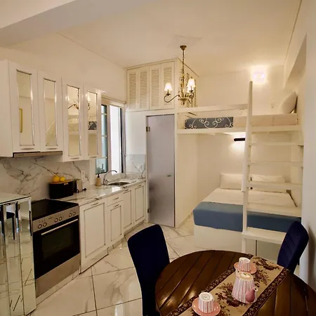 Luxurious Retreat أرغوستولي