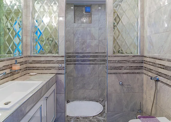 Luxurious Retreat *